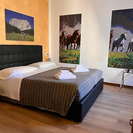 Apartment Ancient Courtyard Bonanomi In Historic Centre