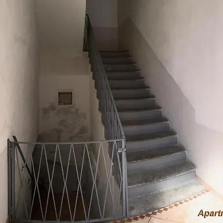 Ancient Courtyard Bonanomi In Historic Centre Apartment Como