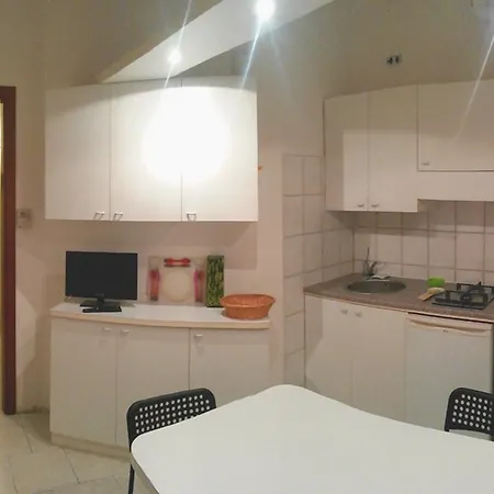 Ancient Courtyard Bonanomi In Historic Centre