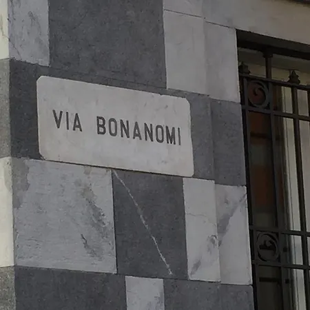 Ancient Courtyard Bonanomi In Historic Centre Como