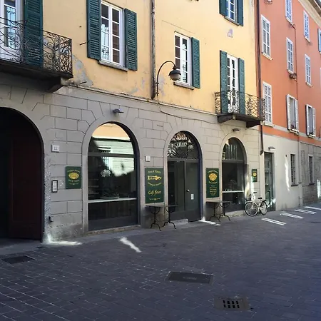 Apartment Ancient Courtyard Bonanomi In Historic Centre Como