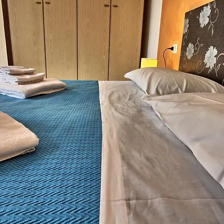 Ancient Courtyard Bonanomi In Historic Centre Como