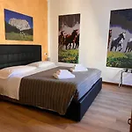 Apartman Ancient Courtyard Bonanomi In Historic Centre
