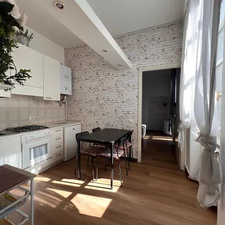 Ancient Courtyard Bonanomi In Historic Centre Côme