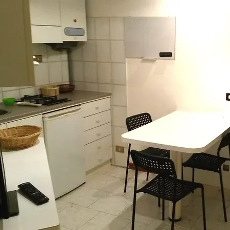 Ancient Courtyard Bonanomi In Historic Centre *