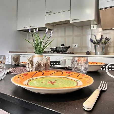 Ancient Courtyard Bonanomi In Historic Centre Διαμέρισμα