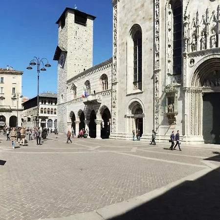 Ancient Courtyard Bonanomi In Historic Centre Appartamento *