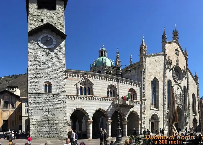 Ancient Courtyard Bonanomi In Historic Centre Como