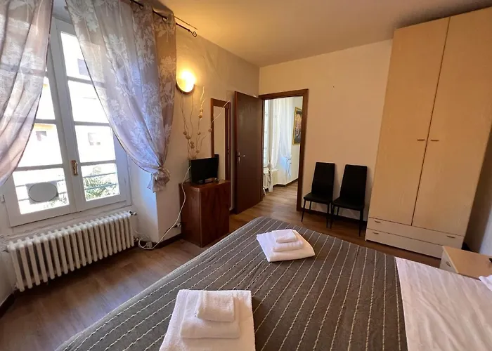 Apartamento Ancient Courtyard Bonanomi In Historic Centre Como
