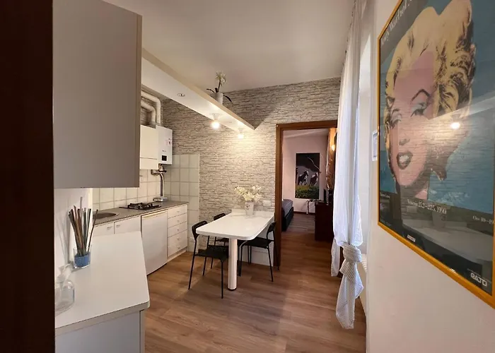 Apartamento Ancient Courtyard Bonanomi In Historic Centre Como