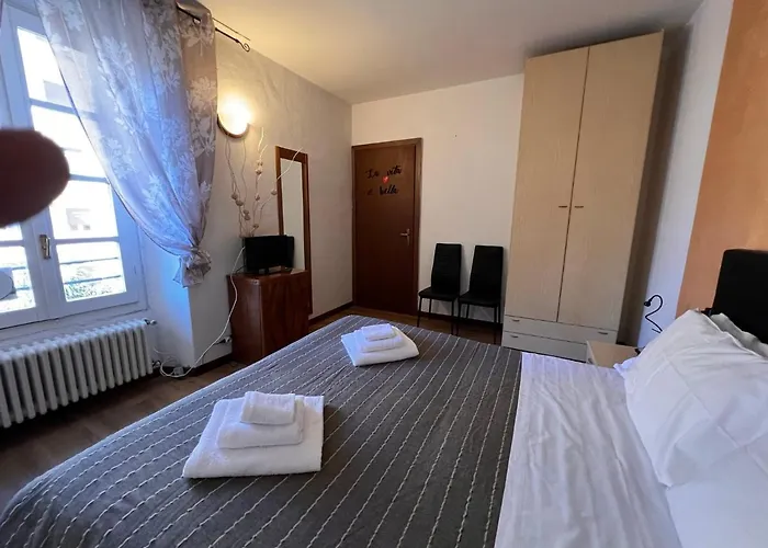 Ancient Courtyard Bonanomi In Historic Centre