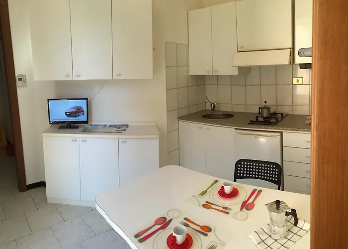 Ancient Courtyard Bonanomi In Historic Centre Como