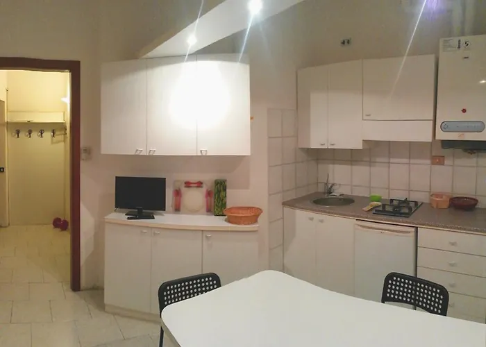 Ancient Courtyard Bonanomi In Historic Centre