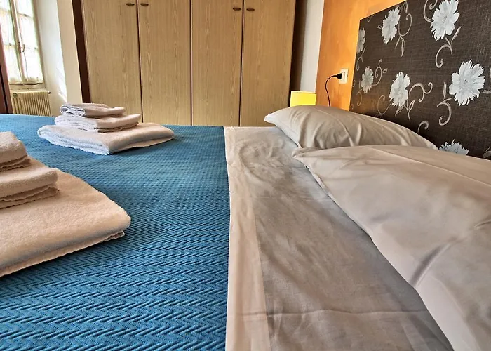 Ancient Courtyard Bonanomi In Historic Centre Como