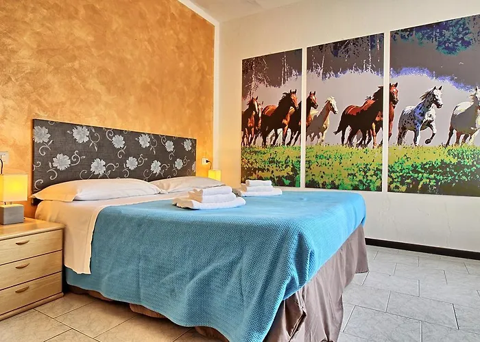 Ancient Courtyard Bonanomi In Historic Centre * Como