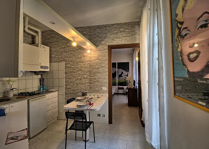 Ancient Courtyard Bonanomi In Historic Centre Apartamento