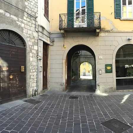 شقة Ancient Courtyard Bonanomi In Historic Centre *